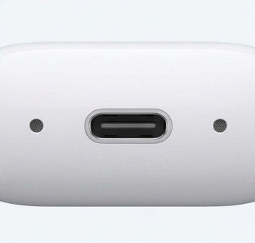 Type-C charging port on the NISTH NB-S01 earbuds charging case