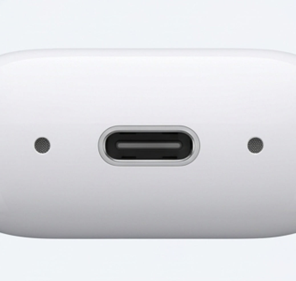 Type-C charging port on the NISTH NB-S01 earbuds charging case